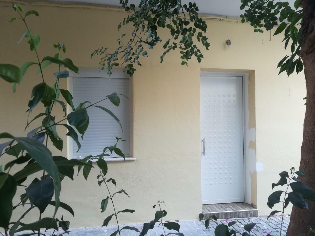 Port'S Little Gem Apartment Piraeus Exterior photo